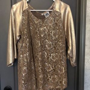 Boutique style flowy shirt. 3/4 sleeve